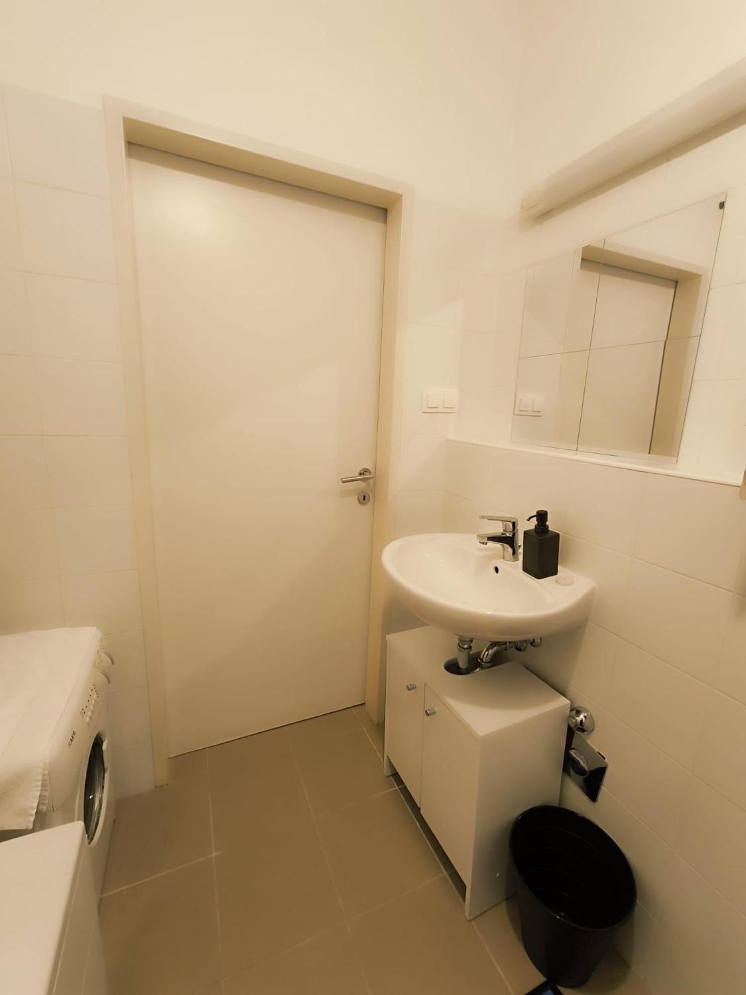 Pretty Apartment Next To Metro Station فيينا المظهر الخارجي الصورة
